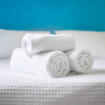 κρεβάτι με πετσέτες